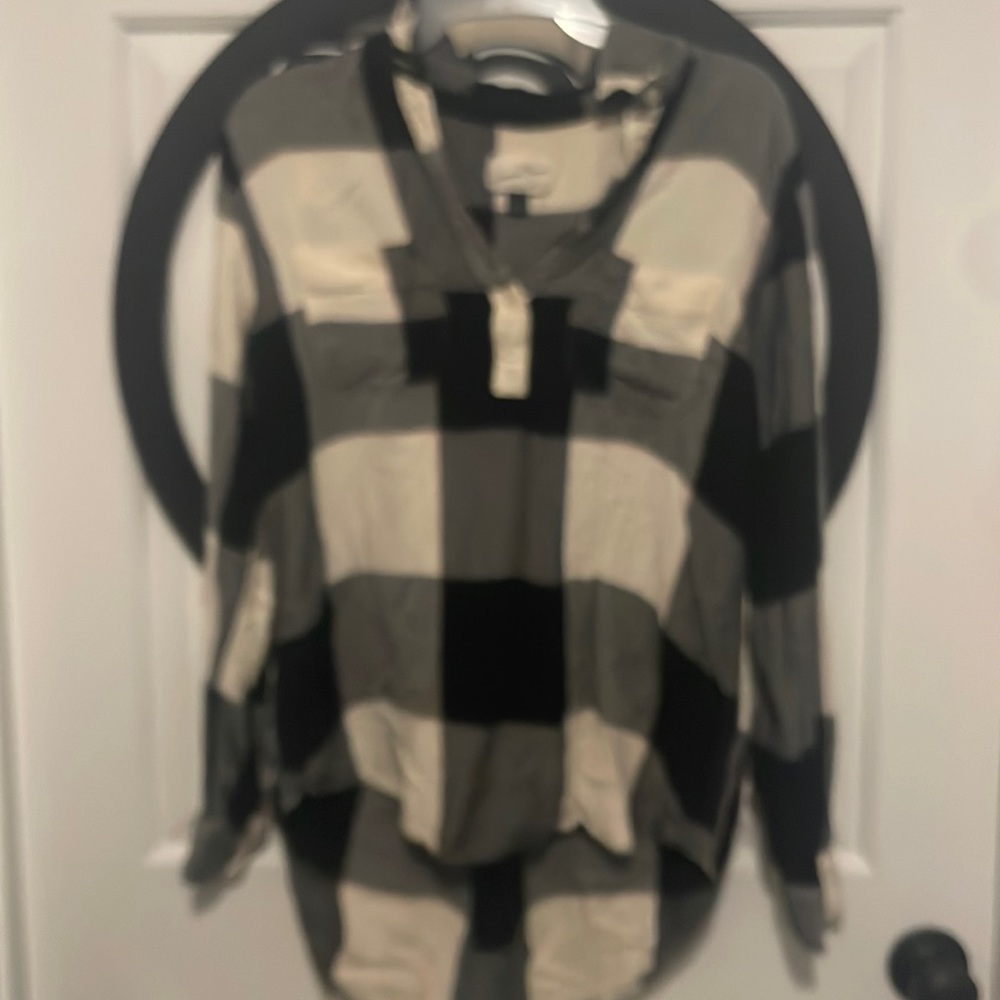 Universal threads, small blouse